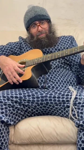 נגינה ומפגש קהילתי · סרטון 110